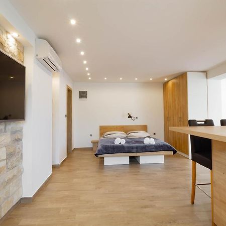 Apartments Marinici Rijeka - With Private Parking Exterior foto