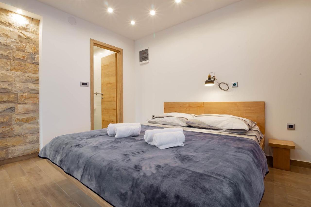 Apartments Marinici Rijeka - With Private Parking Exterior foto